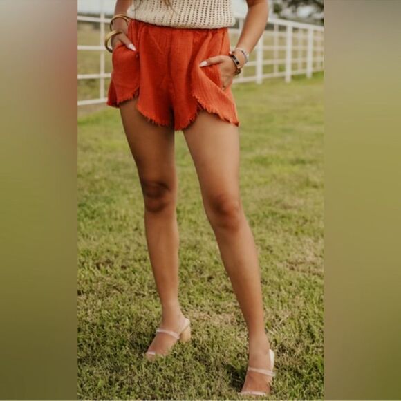NWT Blank NYC Women’s High Rise Elastic Waist Raw Hem ShortsBurnt Orange - Large - Picture 2 of 5